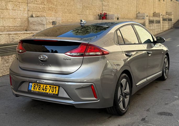 יונדאי איוניק