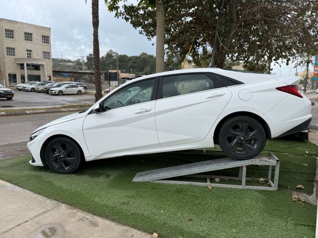 יונדאי אלנטרה