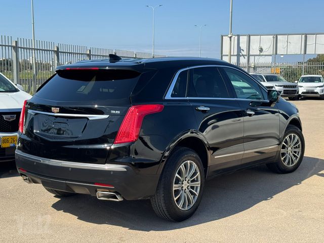 קאדילק XT5