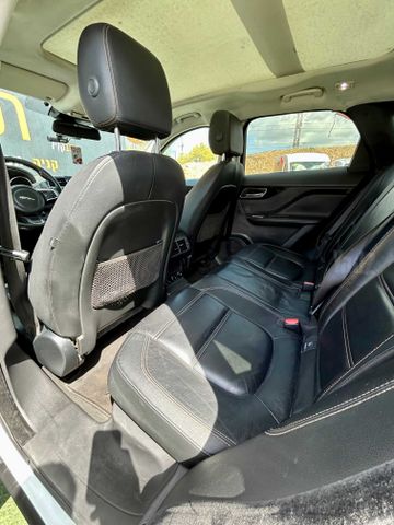 יגואר F-Pace