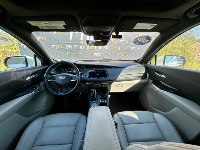 קאדילק XT4