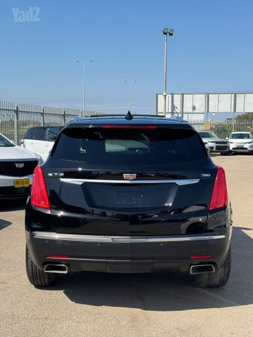 קאדילק XT5