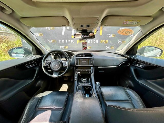 יגואר F-Pace
