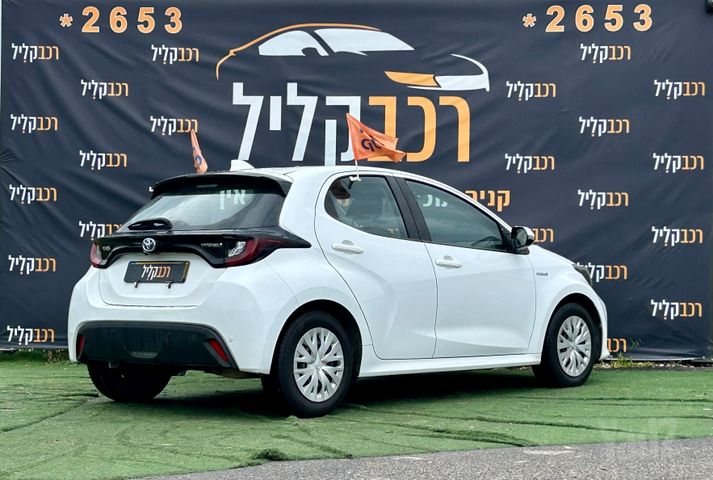 טויוטה יאריס