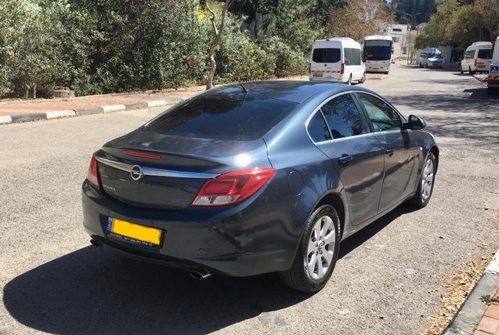 אופל אינסיגניה