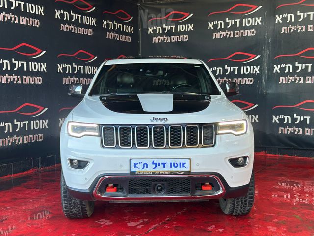 מודעת רכב ג'יפ גרנד צ'ירוקי