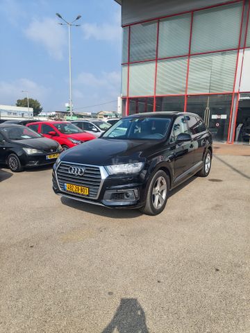 מודעת רכב אאודי Q7