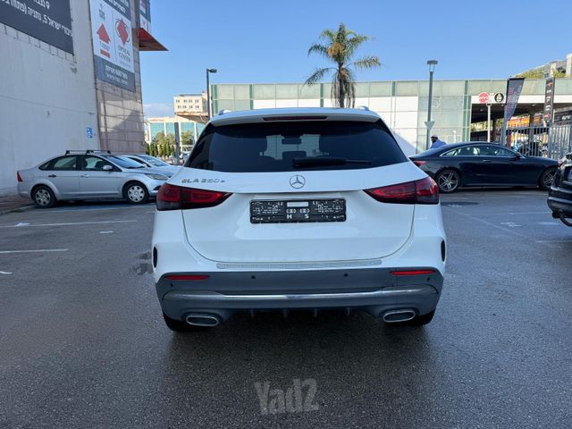 מודעת רכב מרצדס-בנץ GLA 2