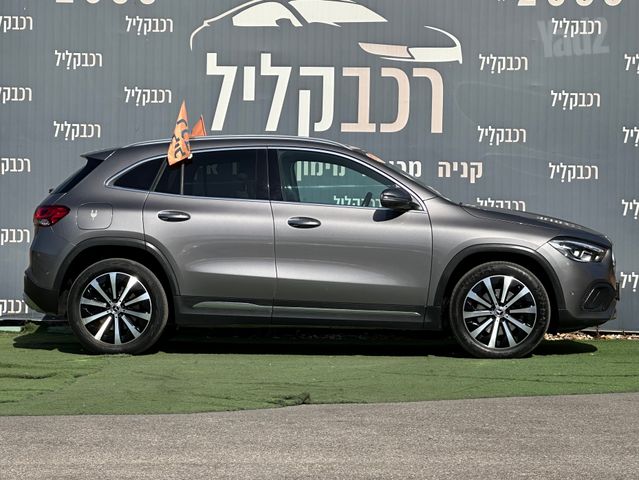 מרצדס-בנץ GLA