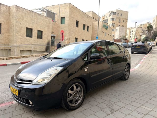 טויוטה פריוס