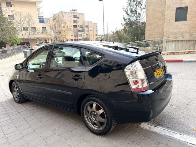 טויוטה פריוס