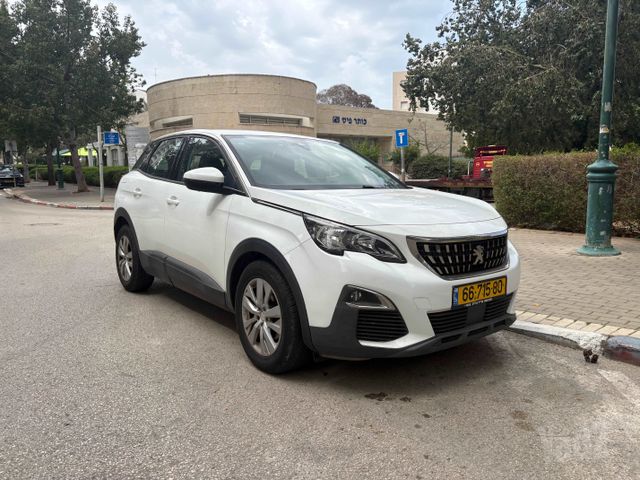 פיג'ו 3008