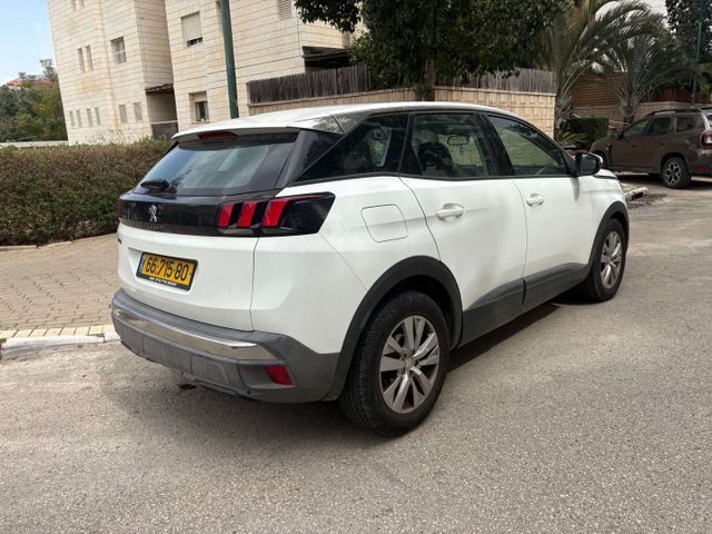 פיג'ו 3008