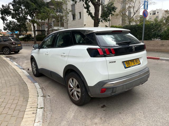 פיג'ו 3008