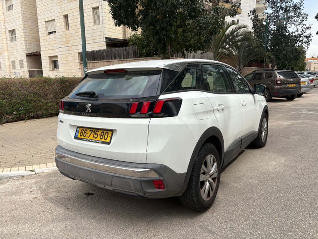 פיג'ו 3008