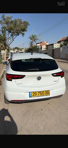 אופל אסטרה