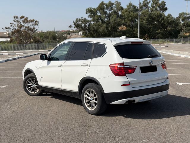 ב מ וו X3
