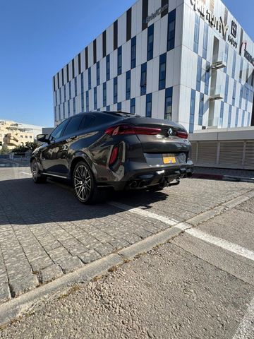 ב מ וו X6