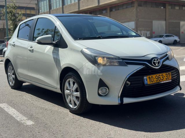 טויוטה יאריס