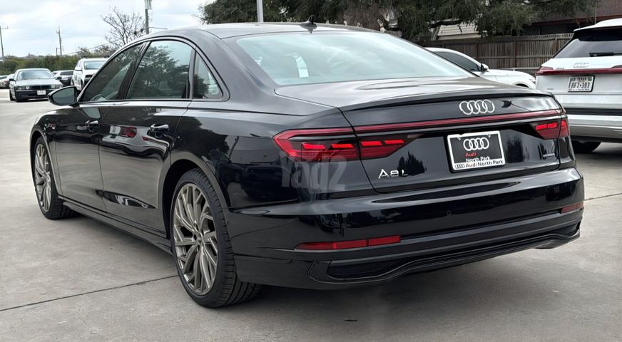 אאודי A8