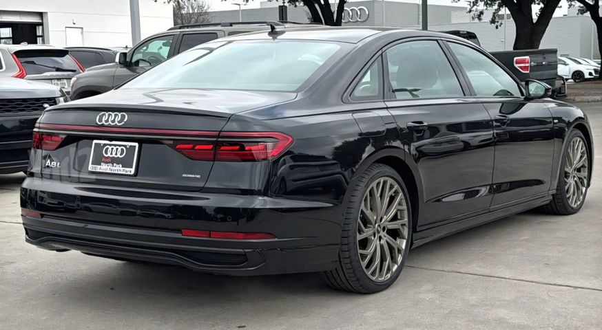 אאודי A8