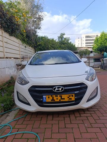 יונדאי i30