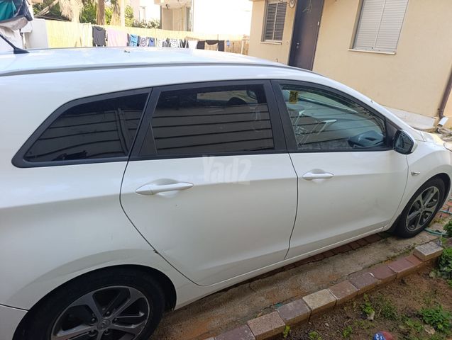 יונדאי i30