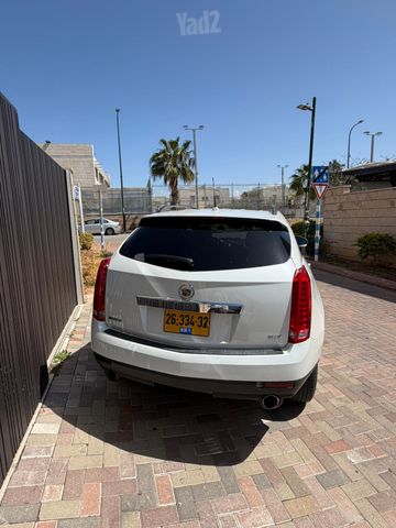 קאדילק SRX