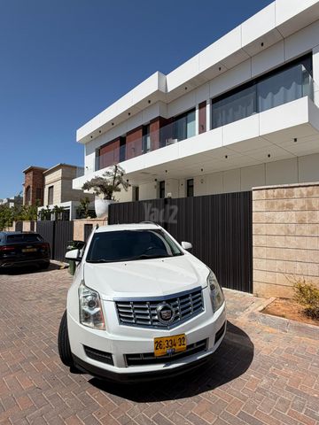 מודעת רכב קאדילק SRX