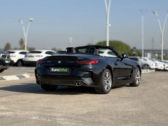 ב מ וו Z4