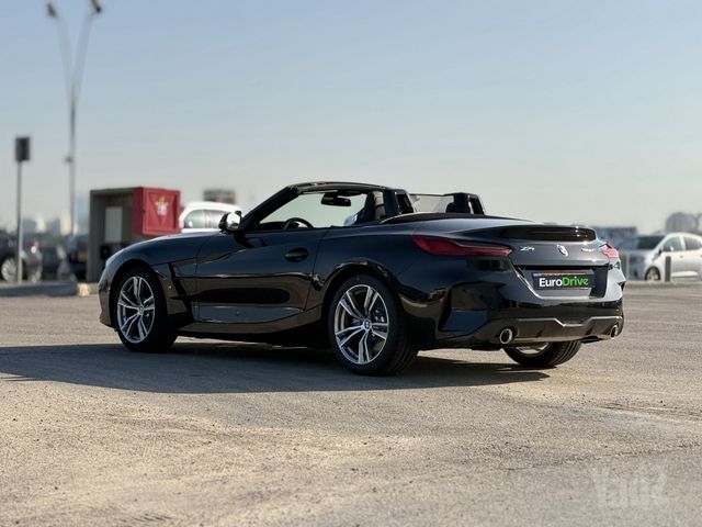 ב מ וו Z4