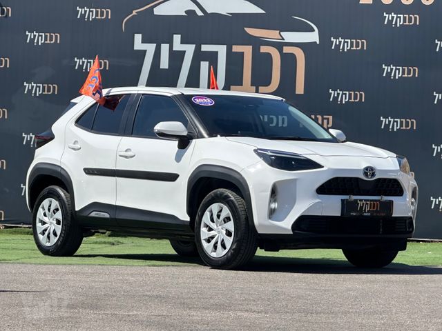 מודעת רכב טויוטה יאריס קרוס