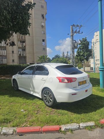 מיצובישי לנסר