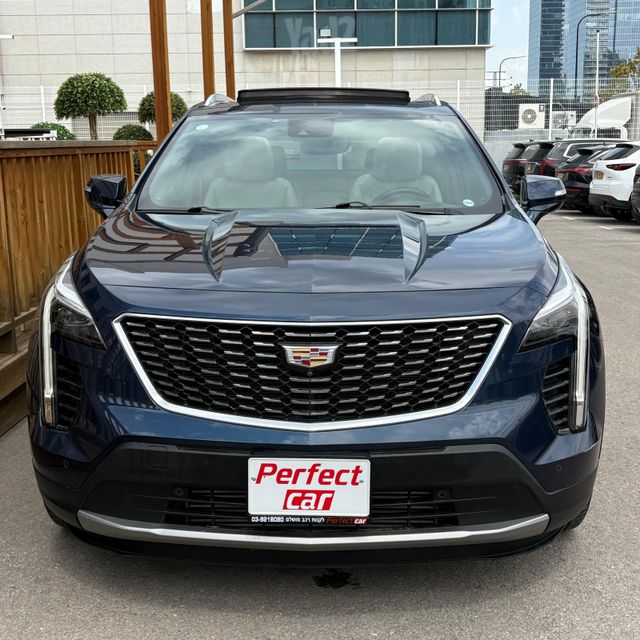 קאדילק XT4