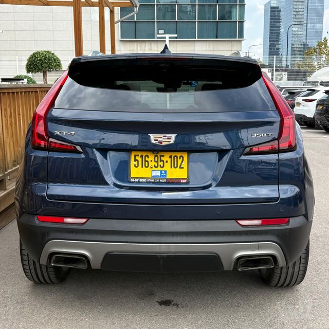 קאדילק XT4