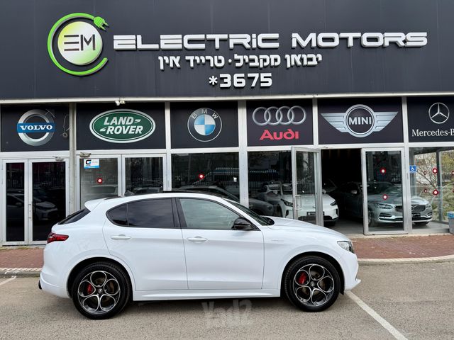 אלפא רומיאו סטלביו