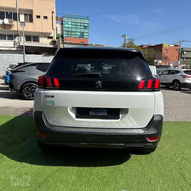 פיג'ו 5008
