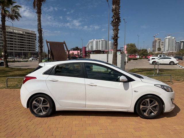 יונדאי i30