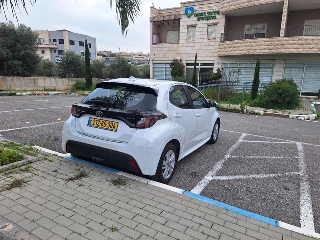 טויוטה יאריס