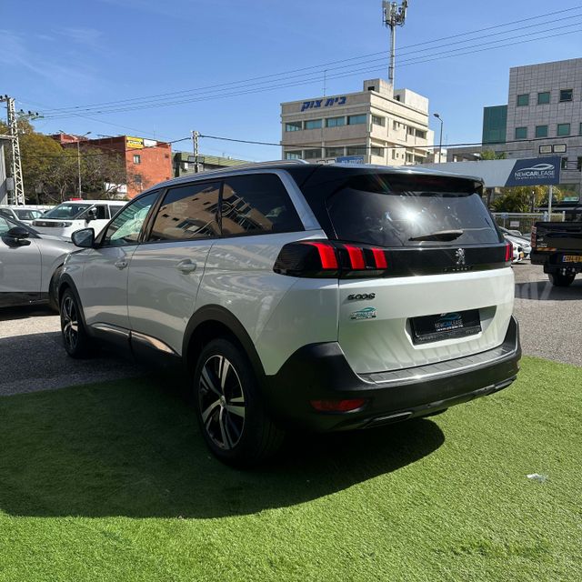 פיג'ו 5008
