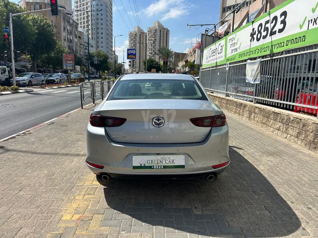 מאזדה 3