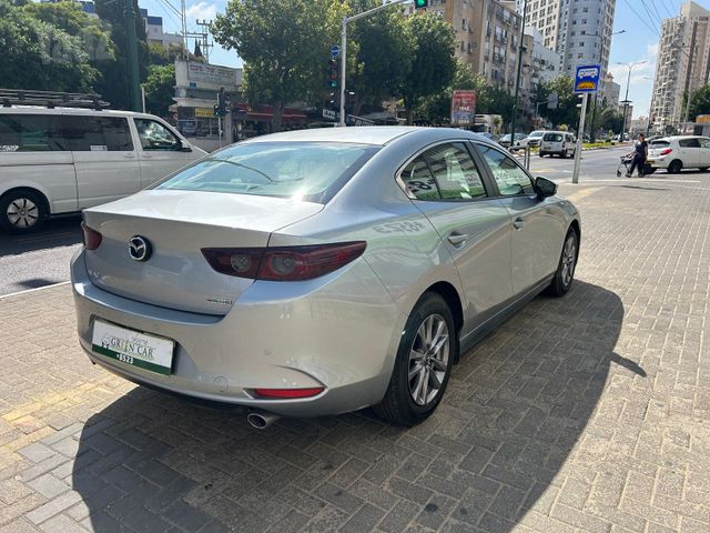 מאזדה 3