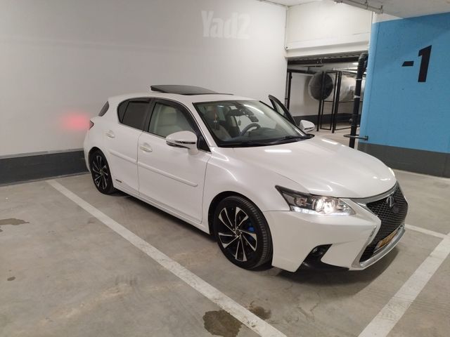 לקסוס CT