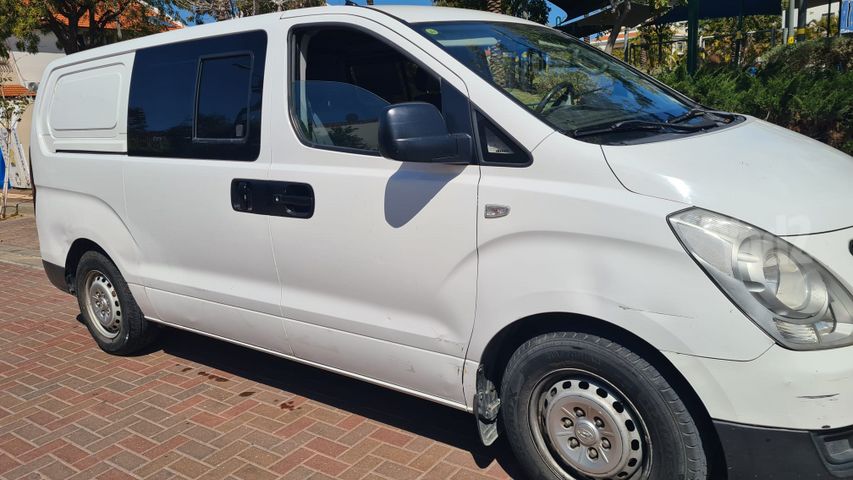 יונדאי H-1 / i800
