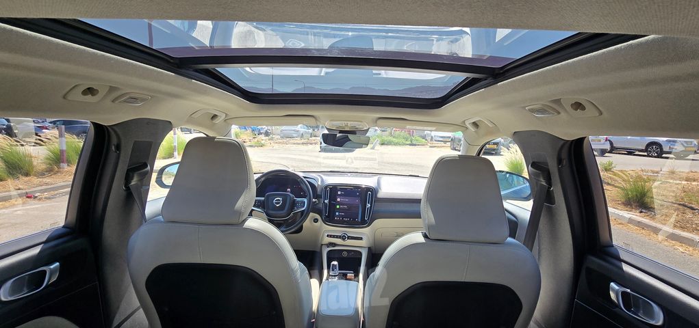 וולוו XC40