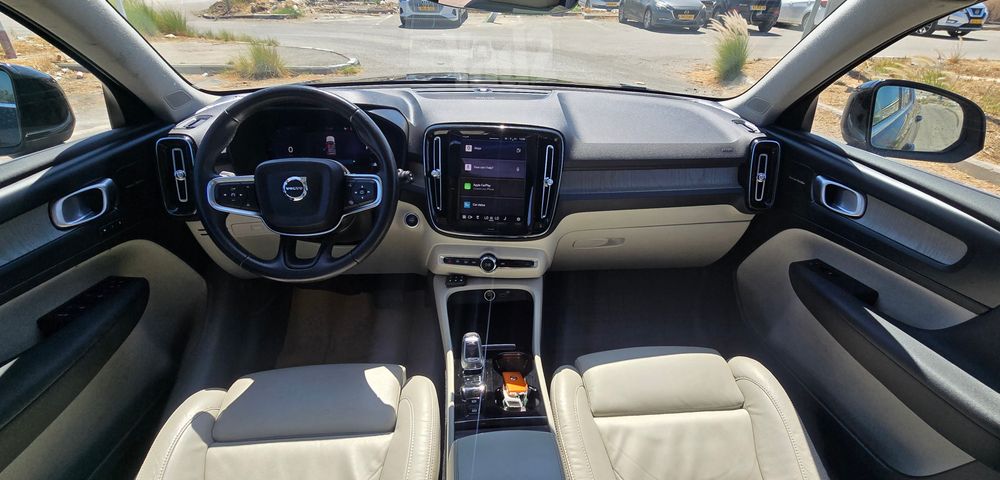 וולוו XC40