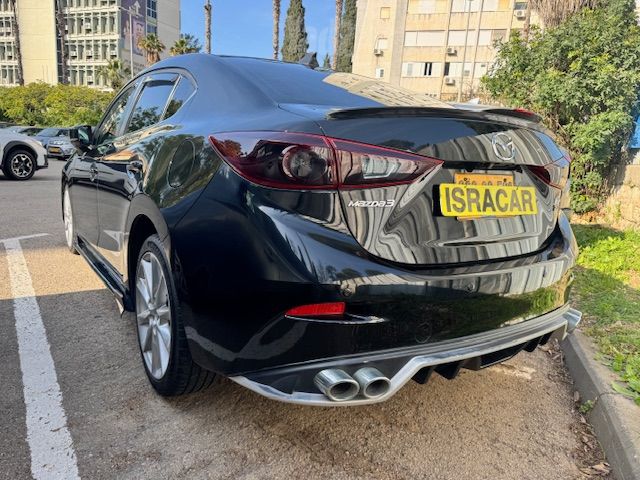 מאזדה 3