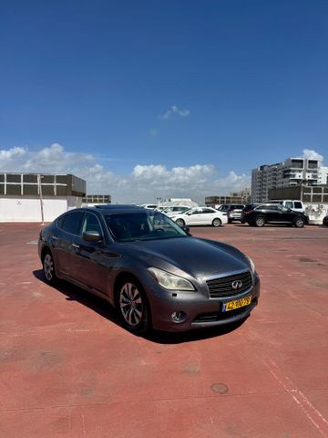 אינפיניטי G37