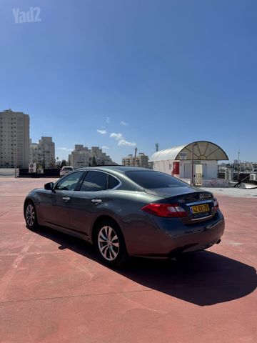 אינפיניטי G37