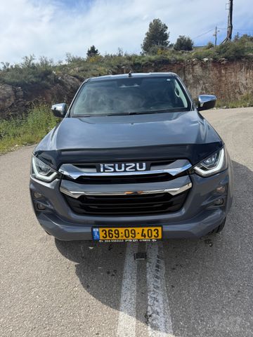 איסוזו די-מקס